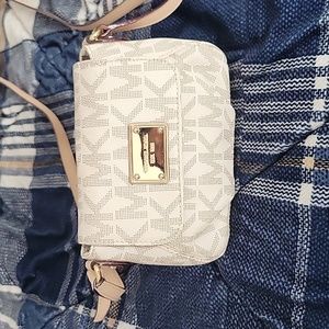 🌼Authentic Michael kors crossbody bag